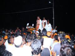 TRS Vs BJP: కేంద్ర మంత్రి కిషన్ రెడ్డి ప్రచారంలో ఉద్రిక్తత... బాహాబాహీకి దిగిన టీఆర్ఎస్, బీజేపీ కార్యకర్తలు...