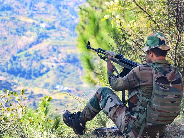 Srinagar Encounter: श्रीनगर में हुए एनकाउंटर स्थल से चौथा शव बरामद, सर्च ऑपरेशन जारी