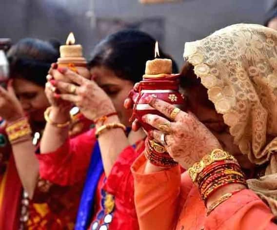 Karwa Chauth 2021: करवा चौथ पर पांच साल बाद शुभ योग, सूर्य देव भी देंगे आशीर्वाद Karwa Chauth 2021: करवा चौथ पर पांच साल बाद शुभ योग, सूर्य देव भी देंगे आशीर्वाद