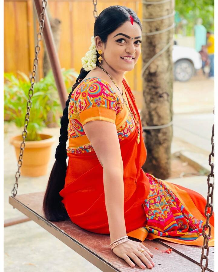 అందమైన అమాయకత్వంతో తెలుగు ప్రేక్షకులకు దగ్గరైంది ప్రేమి విశ్వానాథ్. (Image Credit/ Premi Viswanath Instagram)