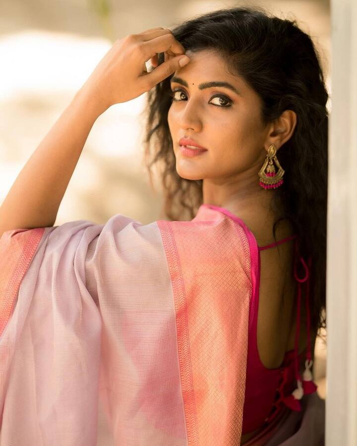 (Courtesy : Instagram) ఈ మధ్యకాలంలో గ్లామర్ డోస్ బాగా పెంచింది ఈ తెలుగమ్మాయి.