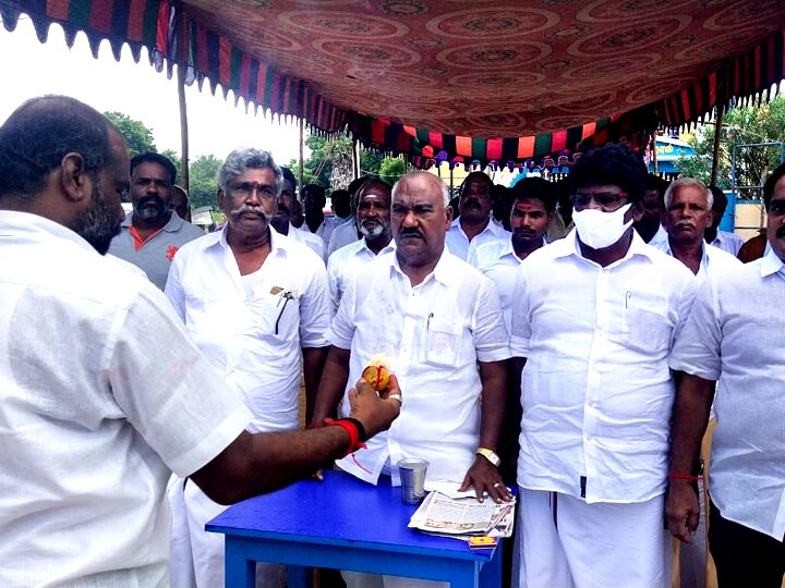 அமைச்சர் முன்னிலையில் பூஜை போட்டு தொடங்கிய தேர்தல்... திமுகவினர் மோதலால் ஒத்திவைத்த பரிதாபம்!