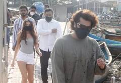 બિલકુલ નવા અંદાજમાં મલાઇકાને બદલે આ હૉટ એક્ટ્રેસને લઇને નીકળ્યો અર્જૂન કપૂર, બનવાની છે કરિના કપૂરની ભાભી, જુઓ તસવીરો.......