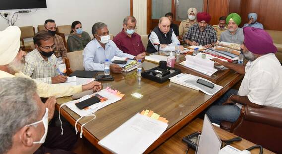 ਹਵਾਈ ਅੱਡਿਆਂ ਉਤੇ ਐਨ.ਆਰ.ਆਈਜ਼ ਨੂੰ ਹੁੰਦੀਆਂ ਮੁਸ਼ਕਲਾਂ ਦਾ ਮੌਕੇ ਉਤੇ ਹੀ ਹੋਏਗਾ ਹੱਲ, ਕਾਲ ਸੈਂਟਰ ਕੀਤਾ ਜਾਵੇਗਾ ਸਥਾਪਤ ਹਵਾਈ ਅੱਡਿਆਂ ਉਤੇ ਐਨ.ਆਰ.ਆਈਜ਼ ਨੂੰ ਹੁੰਦੀਆਂ ਮੁਸ਼ਕਲਾਂ ਦਾ ਮੌਕੇ ਉਤੇ ਹੀ ਹੋਏਗਾ ਹੱਲ, ਕਾਲ ਸੈਂਟਰ ਕੀਤਾ ਜਾਵੇਗਾ ਸਥਾਪਤ