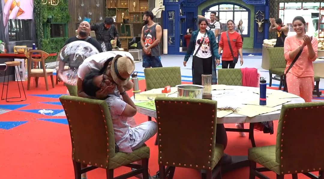 Bigg Boss 5 Telugu: Sunny becomes the captain Bigg Boss 5 Telugu: 'సెన్సార్ బోర్డ్ యాక్సెప్ట్ చేయదు కానీ ఇంగ్లీష్ కిస్ పెట్టేవాడిని..' యానీ మాస్టర్ తో సన్నీ ఫన్.. 