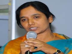 Paritala Sunita: చంద్రబాబు ఓ గంట కళ్లు మూసుకుంటే చాలు... మేమేంటో వైసీపీకి చూపిస్తాం... పరిటాల సునీత సంచలన కామెంట్స్
