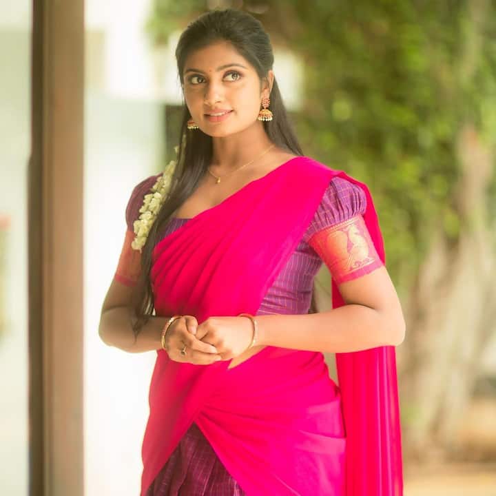 ఈకన్నడ బ్యూటీ  అందమైన నటనతో తెలుగు ప్రేక్షకులకు  దగ్గరైంది.(Image Credit/Nakshtra Srinivas Instagram)