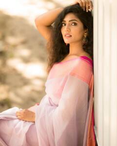 Eesha Rebba Photos: 'అందమంతా ఆ చీరలోనే..' ఈషారెబ్బ లేటెస్ట్ ఫొటోలు 