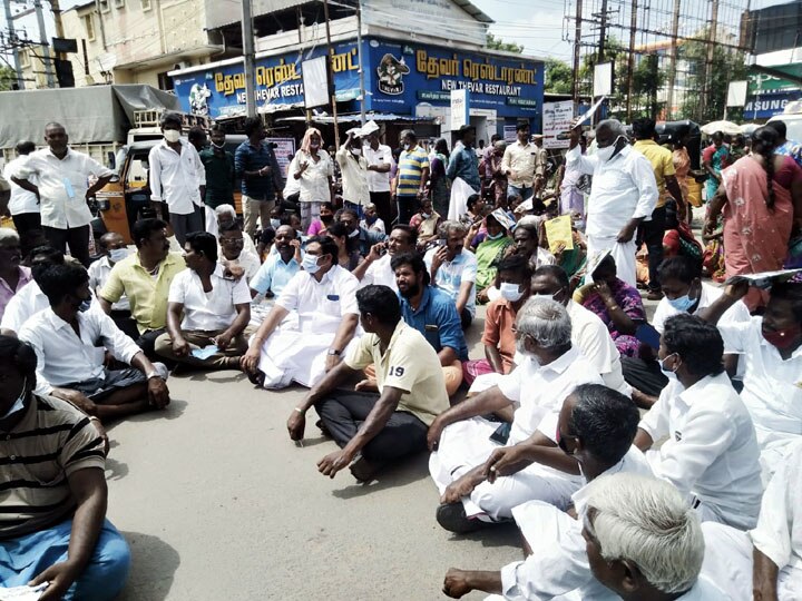 தஞ்சையில் ஸ்மார்ட் சிட்டி திட்டங்களுக்காக வீடுகளை இடிக்க எதிர்ப்பு - பொதுமக்கள் சாலை மறியல்