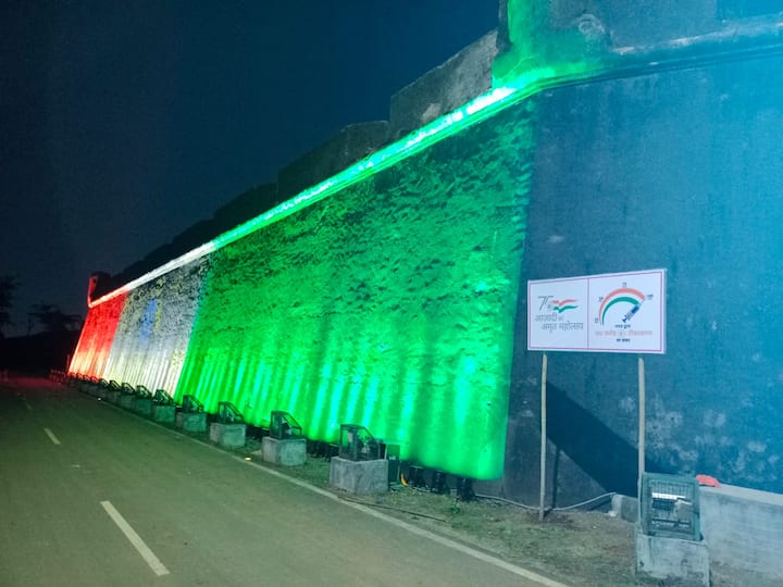 জাতীয় পতাকার রঙে সাজানো হয়েছে দমন ফোর্ট।