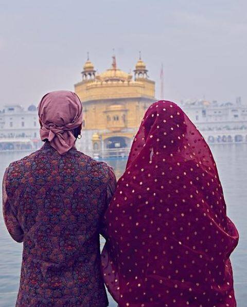 பொற்கோயிலில் இருவர்