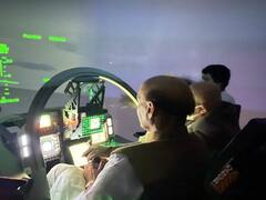 रक्षा मंत्री राजनाथ सिंह ने सिम्युलेटर के जरिए तेजस में भरी उड़ान, अनुभव को बताया अद्भुत