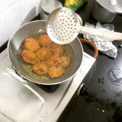 Chhath Puja 2021: छठ पूजा में चढ़ाए जाने वाले प्रसाद ठेकुआ से जुड़ी ये पांच बातें आपको जाननी चाहिए