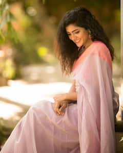 Eesha Rebba Photos: 'అందమంతా ఆ చీరలోనే..' ఈషారెబ్బ లేటెస్ట్ ఫొటోలు 