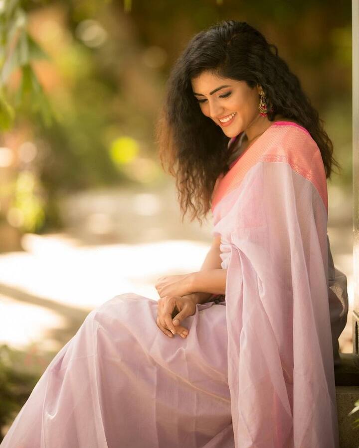 (Courtesy : Instagram) 'అంతకుముందు ఆ తరువాత' సినిమాతో హీరోయిన్ గా ఎంట్రీ ఇచ్చింది ఈషారెబ్బ.