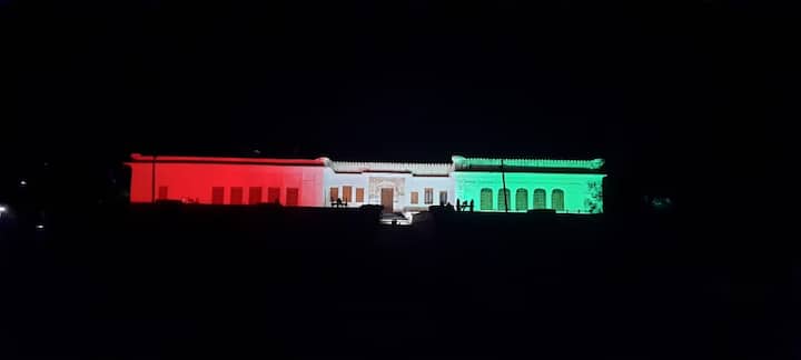 শ্রীনগরের রামনগরের অ্যানসিয়েন্ট প্যালেসটিকেও সাজানো হয়েছে জাতীয় পতাকার রঙে।