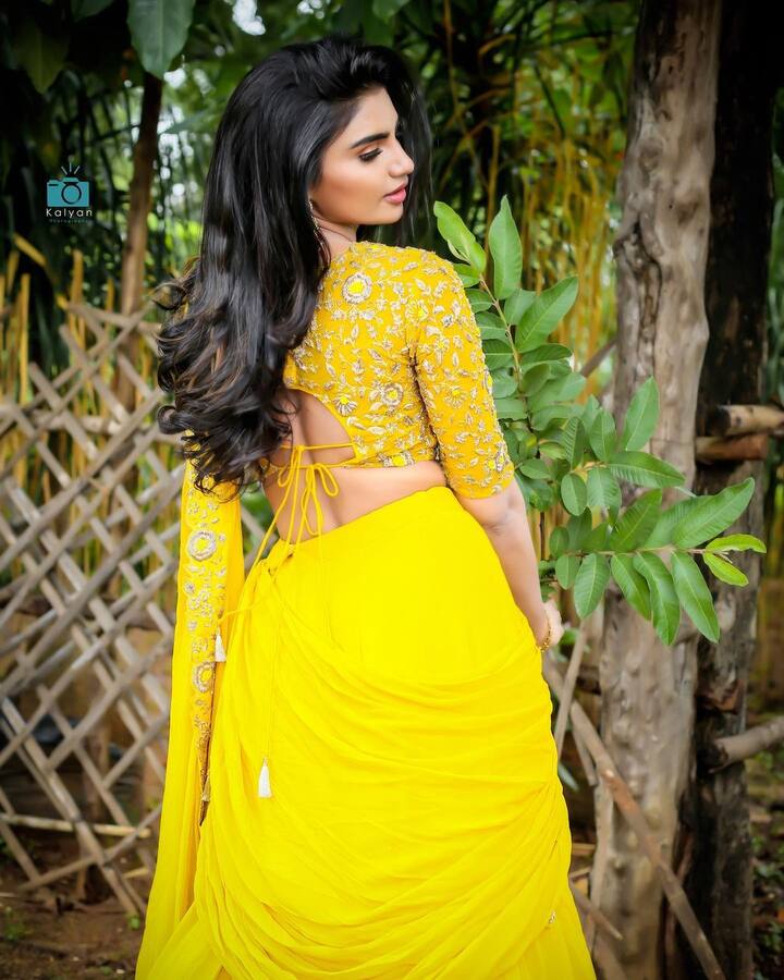 (Image credit: Instagram) జబర్దస్త్ ఎంట్రీ ఇచ్చాక మాత్రం అమ్మడికి మంచి క్రేజ్ వచ్చింది.