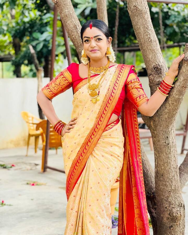కార్తీక దీపం నటి ప్రేమి విశ్వానాథ్ లేటెస్ట్ ఫోటోలు (Image Credit/ Premi Viswanath Instagram)