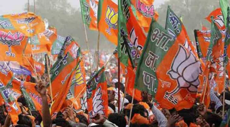 Bengal BJP Workers Brawl In Presence Of State President Sukanta Majumder Dilip Ghosh Blames TMC West Bengal: BJP Workers Brawl In Presence Of Leadership, State President Sukanta Majumder Blames TMC