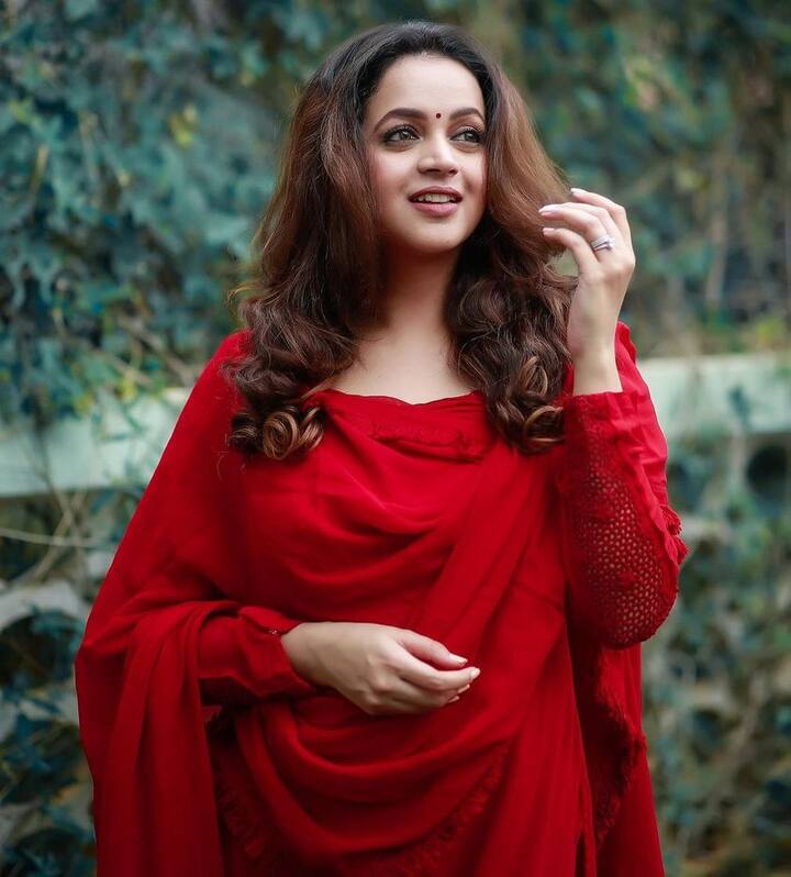 அசைந்தாய் அன்பே அசைந்தேன் அழகாய் அய்யோ தொலைந்தேன்