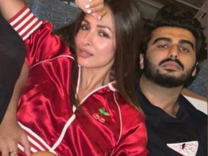 इसके साथ ही पार्टी में दोनों एक दूसरे के साथ बेहद जबरदस्त अंदाज में दिखाई देते हैं.