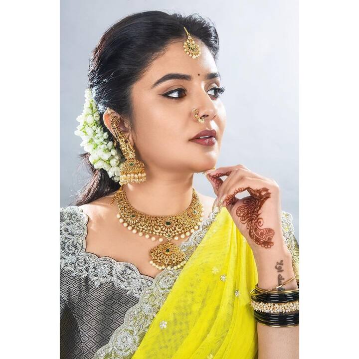 (Image credit: Instagram) శ్రీముఖి ట్రెడిషనల్ పిక్స్