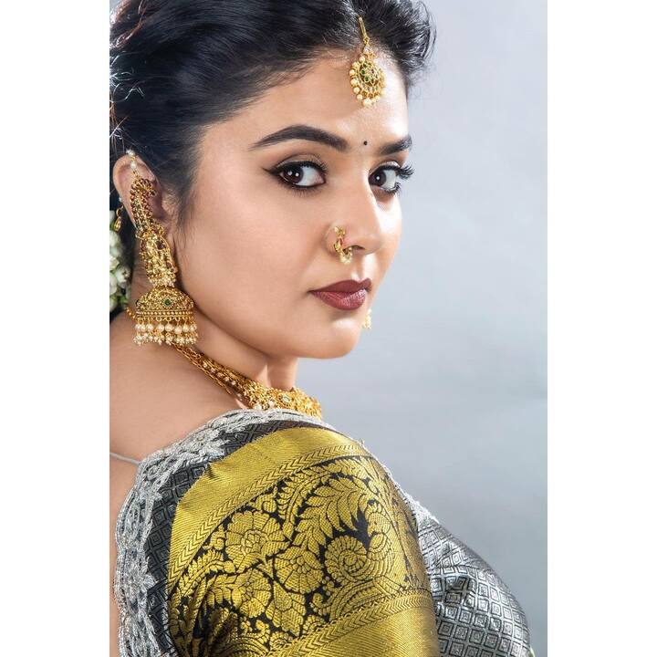 (Image credit: Instagram) యమయాక్టివ్ గా ఉండు ఈ బుల్లితెర రాములమ్మని చూస్తే ఎవరికైనా ఉత్సాహం ఉరకలెయ్యాల్సిందే.