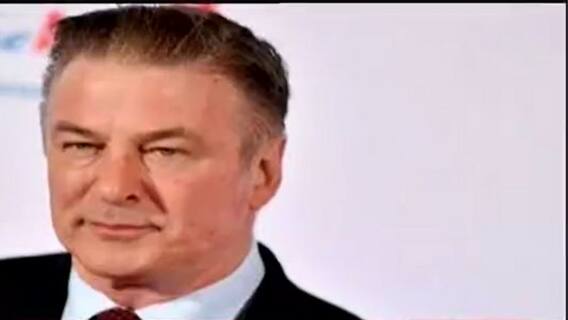 Film : हॉलिवूडच्या रस्ट चित्रपटाच्या सेटवर खऱ्या प्रॉप गनचा वापर केल्यानं सिनेमॅटोग्राफरचा मृत्यू