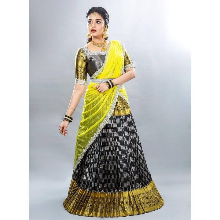 (Image credit: Instagram) అందంలో కూడా కథానాయికలకు ఏమాత్రం తగ్గని సోయగం శ్రీ సొంతం.