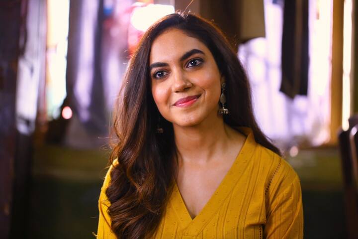 ரிது வர்மா கதாநாயகியாக இதில் நடிக்கிறார்