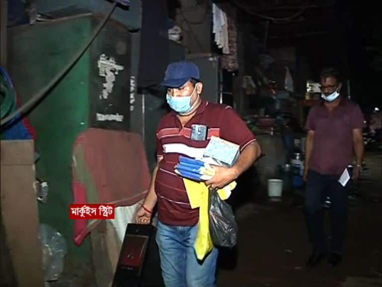 Kolkata Customs Seized Gold Biscuits worth two and half crores from two Shops Kolkata Customs: খাস কলকাতায় তল্লাশি অভিযান, আড়াই কোটি টাকা মূল্যের সোনার বিস্কুট উদ্ধার কাস্টমসের