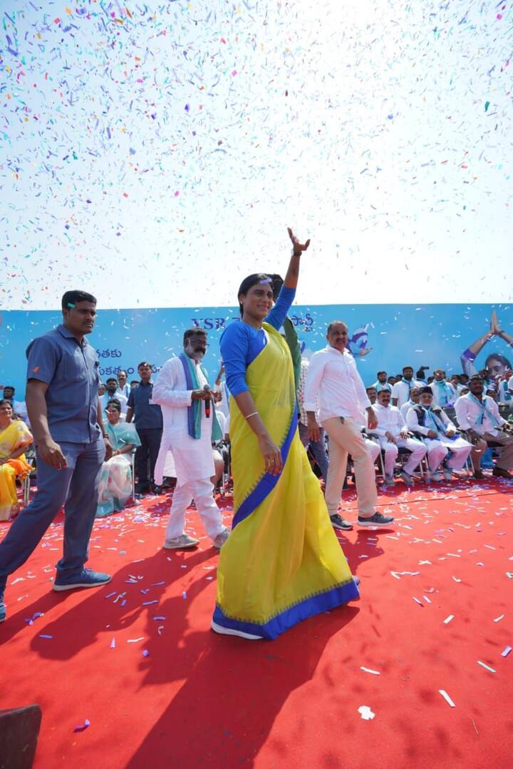 ప్రజా ప్రస్థానం పాద యాత్రలో వైయస్ షర్మిళ