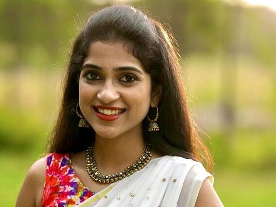 Satya Yamini Pics: సింగర్ సత్య యామిని క్యూట్ ఫొటోస్ చూశారా! Satya Yamini Pics: సింగర్ సత్య యామిని క్యూట్ ఫొటోస్ చూశారా!