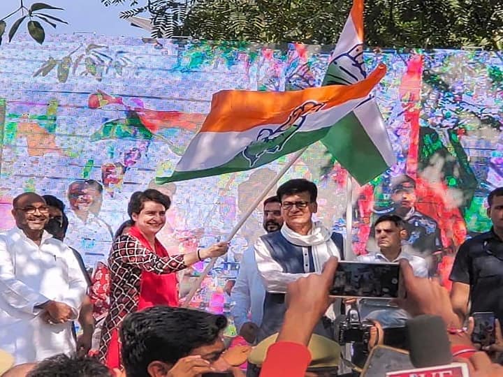 UP Assembly Election 2022: Congress leader Priyanka Gandhi Announces Free Medical Treatment Up To Rs 10 Lakh UP Polls 2022: ఉత్తర్‌ప్రదేశ్ ప్రజలకు ప్రియాంక వాగ్దానం.. ఈసారి ఉచిత వైద్యంపై హామీ