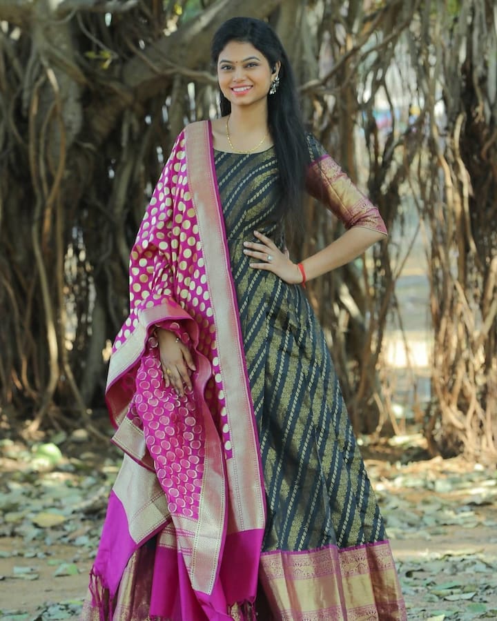 రమ్య మొదటి పాట తెలుగు సినిమా వెంగమాంబ కోసం రికార్డ్ చేశారు.(Photo Courtesy : Instagram)