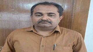 જામનગર: નાયબ મામલતદાર 10 હજારની લાંચ લેતા ઝડપાયો, ફટાકડાના લાયન્સ માટે લાંચ માંગી હતી