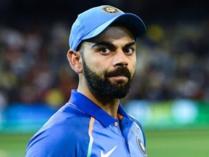 Indian captain Virat Kohli seen dancing on the field during the match against Afghanistan watch video ICC T20 WC 2021 Virat Kohli Dance Video  अफगानिस्तान के खिलाफ मैच में मैदान पर डांस करते दिखे कप्तान विराट कोहली, देखें वीडियो 