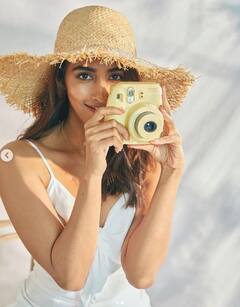 ক্যাজুয়াল লুকেও কতটা সুন্দরী প্রভাসের 'রাধে শ্যাম' নায়িকা পূজা?