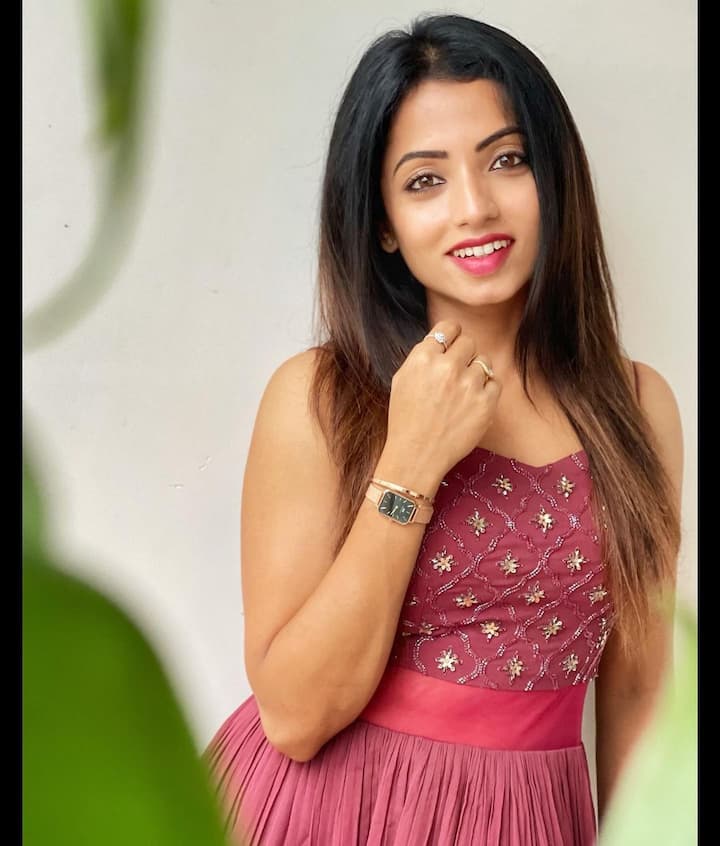 (Image credit: Instagram) నవ్య స్వామి కన్నడ, తమిళ సీరియల్ లో కూడా నటించి మంచి గుర్తింపు తెచ్చుకుంది.