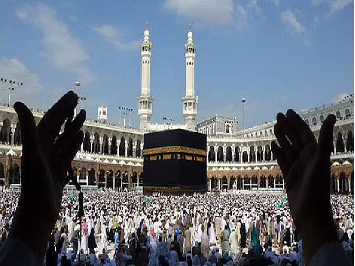 Hajj pilgrims selection to be based on Covid-appropriate criteria ஹஜ் பயணிகளின் தேர்வு... கொரோனா 2 டோஸ் தடுப்பூசி அவசியமா? விளக்கமளித்த  மத்திய அமைச்சர்!
