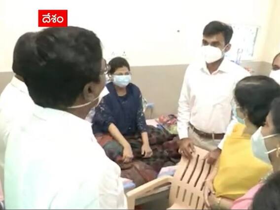 Khammam Govt Hospitalలో అడిషనల్ కలెక్టర్ ప్రసవం.. అభినందించిన మంత్రి పువ్వాడ