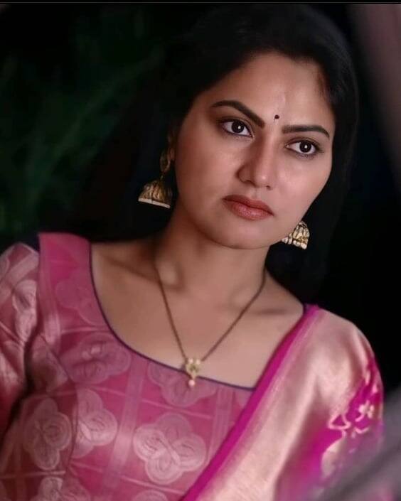 జూనియర్ సుహాసిని తెలుగు, తమిళం, కన్నడలో నటించింది. (Image Credit/ Suhasini Instagram)