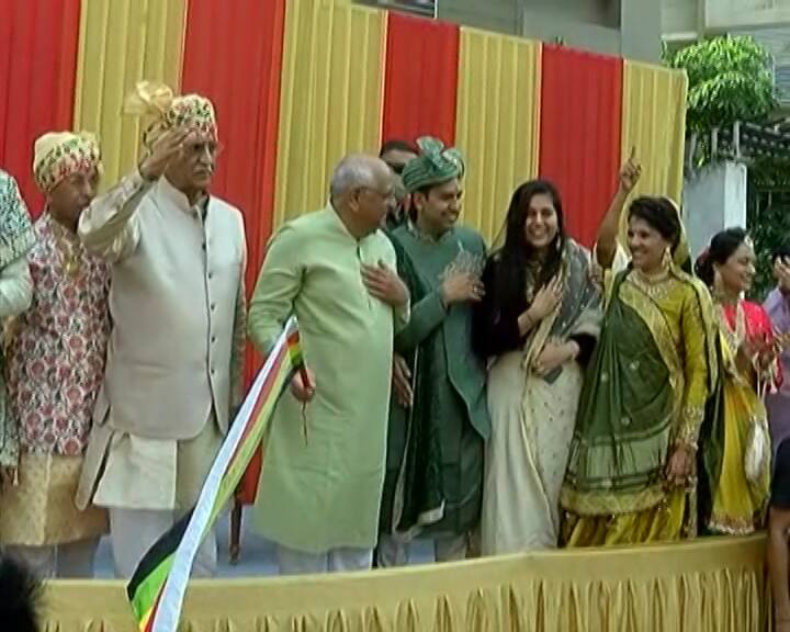 સંગીત, કીર્તન, ચારિત્ર ધર્મના મર્મને ઉજાગર કાર્યક્રમો મુખ્ય આકર્ષણ રહ્યા હતા. દીક્ષાર્થીઓના જયનાદથી નારણપુરા વિસ્તાર ગુંજી ઉઠ્યો. કહેવાય છે કે, અમદાવાદના જૈન શાસનના ઇતિહાસમાં આ વર્ષીદાનનો વરઘોડો સુવર્ણ અક્ષરે અંકિત થશે. હવે આગામી 27 ઓક્ટોબરે હિંમતનગરમાં તમામ મુમુક્ષોનો વર્ષીદાનનો વરઘોડો યોજાશે.