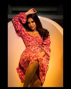 Nabha Natesh Photos: హీటెక్కించే ఫోజుల్లో నభాకు సాటెవరు?