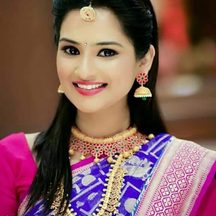 ఈ తెలుగమ్మాయి అందంమైన అమాయకత్వంతో తెలుగు ప్రేక్షకులకు  దగ్గరైంది.(Image Credit/Manasa Charan Instagram)