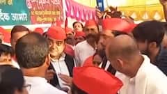 Hardoi: SP की जनसभा में हंगामा! आपस में भिड़े जिला अध्यक्ष और प्रदेश सचिव | Khabrein Tabadtod