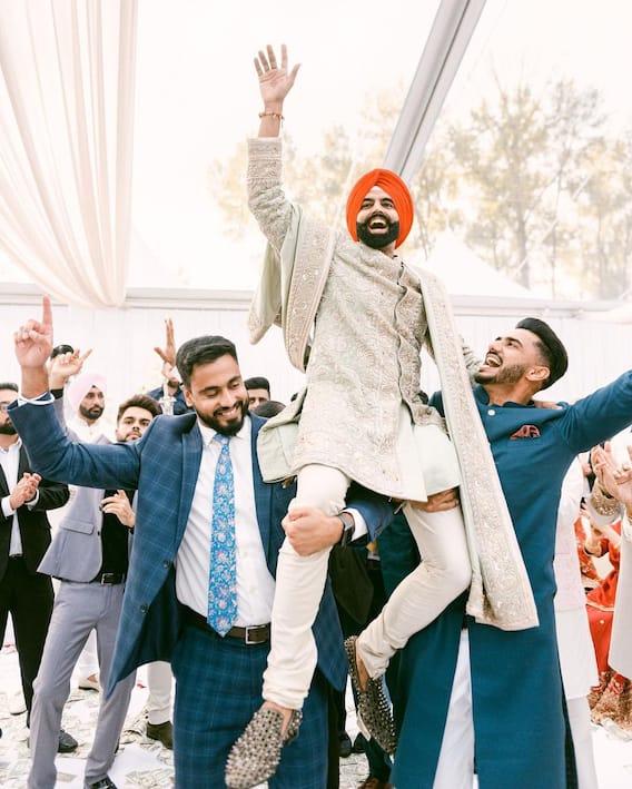 Parmish Verma Wedding Photos: जब पंजाबी सिंगर परमिश वर्मा ने गर्लफ्रेंड Geet Grewal संग लिए सात फेरे, खूब बटोरी थीं सुर्खियां