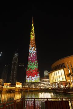 In Pics: బుర్జ్ ఖలీఫాపై బతుకమ్మ.. జై తెలంగాణ, జై కేసీఆర్, కవిత ఫోటోలు.. మీరూ చూడండి