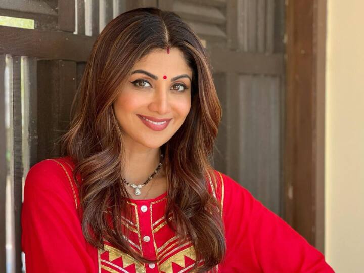 Shilpa Shetty Extends Karwa Chauth Wishes With This Beautiful Click Shilpa Shetty Extends Karwa Chauth Wishes With This Beautiful Click