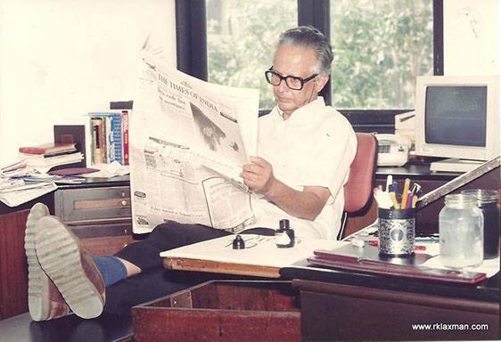 2005 साली पद्मविभूषण पुरस्कार प्रदान करण्यात आला (Photo:@R.K.Laxman/FB)